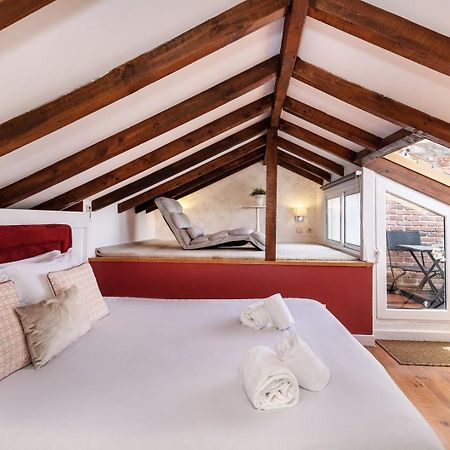 דירות ליסבון Guestready - Fantastic Rustic Duplex With Terrace מראה חיצוני תמונה