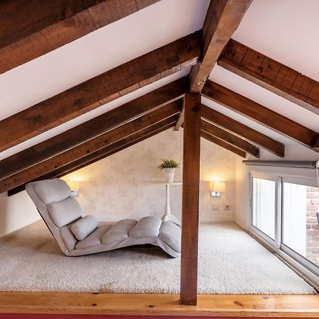 דירות ליסבון Guestready - Fantastic Rustic Duplex With Terrace מראה חיצוני תמונה